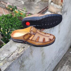Genuine Sacchi Leather Code: 36M
